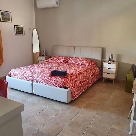 B&B Paolo E Daniela Карбония Экстерьер фото